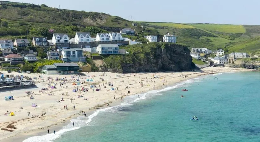 Beach Lovers Paradise in Portreath - With Sea Views & Log Burner just 100m from beach - Image 1