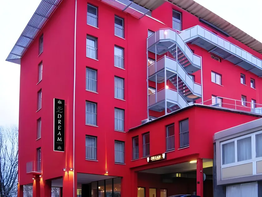 Grand Hotel Dream Main City Center - Image 1