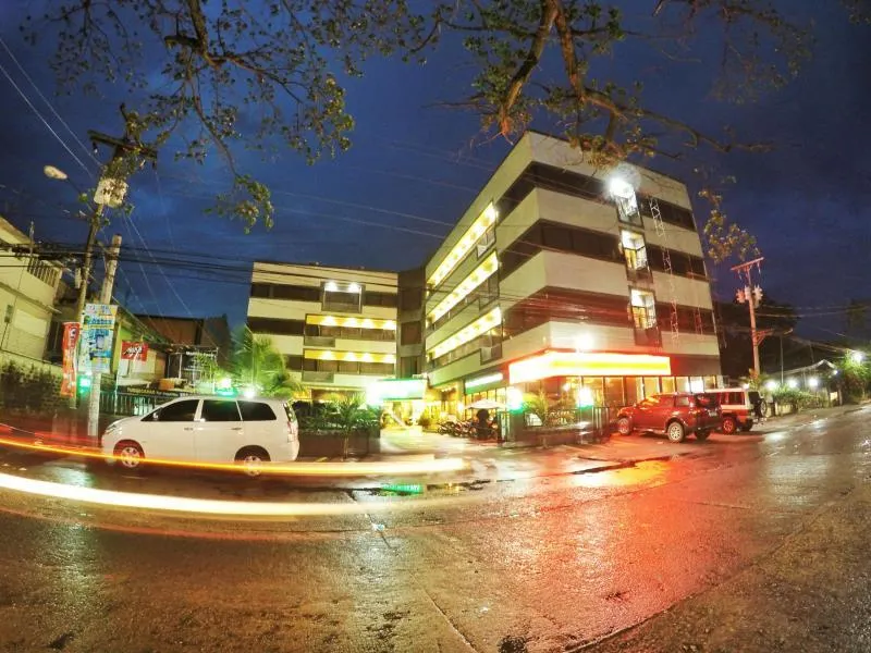 Holiday Plaza Hotel Tuguegarao City - Image 1