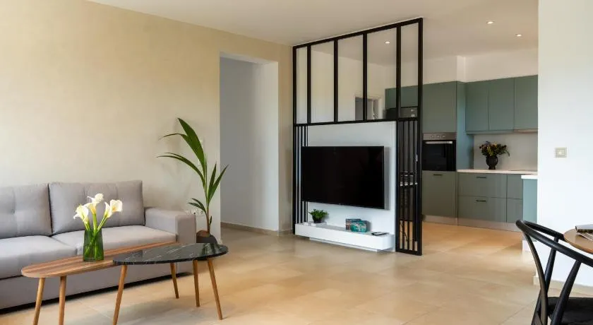 Ros Solis Luxure House - Image 1