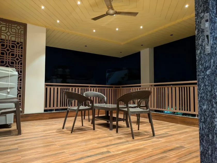 Royal Queen Family Homestay - Image 1