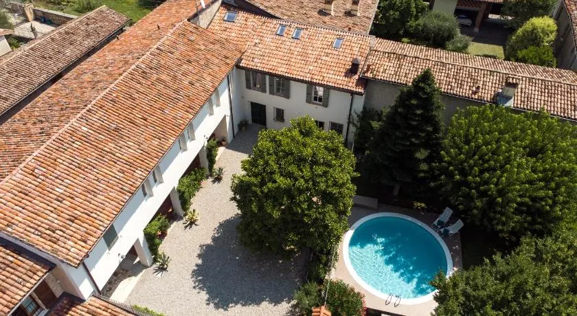 Corte Martinola bed&breakfast in Franciacorta - Image 1