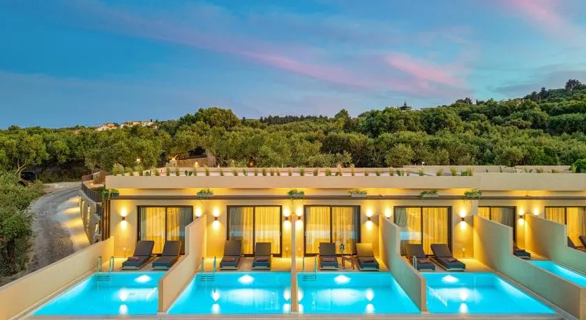Helena's Aether Suites - Seaview & Heated Infinity Pool - Image 1