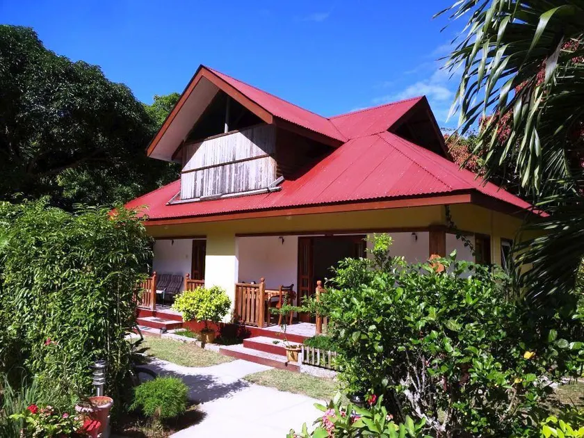 Chloe's Cottage Self-Catering - Image 1