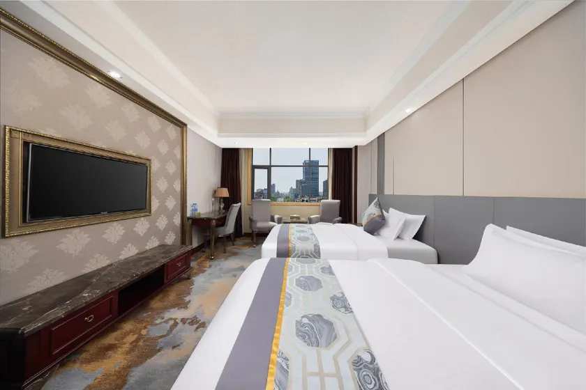 Jin Eagle Kokusai Hotel - Image 1