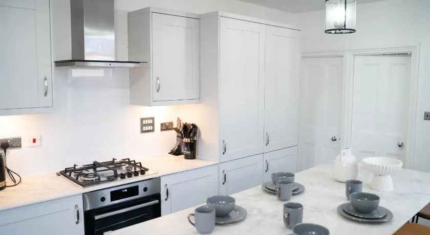Spacious 4 Bedroom Property In Rochester - Image 1