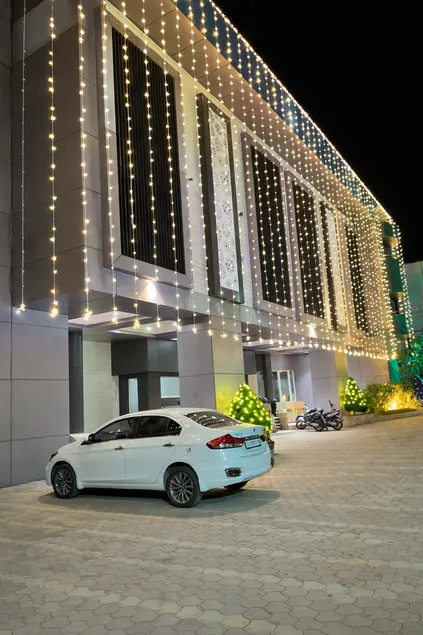 Hotel Shree Abhishek - Image 1