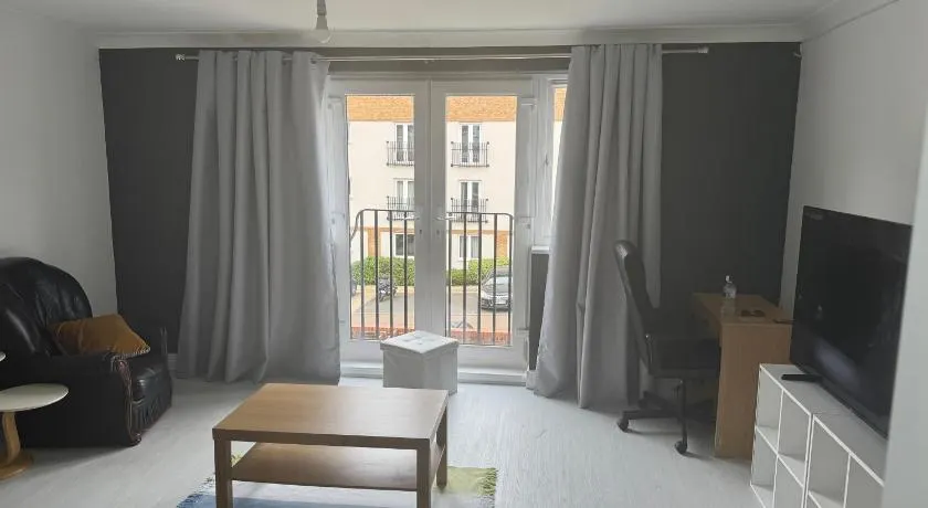 Executive Stays Uxbridge - Image 1