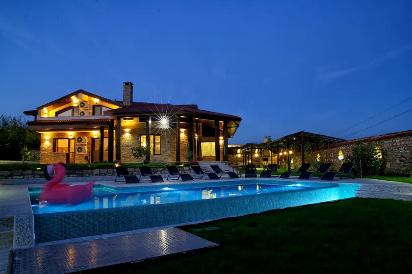 Villa Heaven Hills - Image 1
