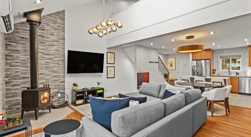 Home at Camelback Mtn with Game Room near Waterparks - Image 1