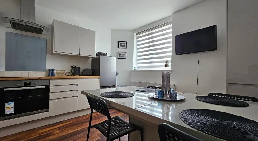 Guest House - close to all amenities - Image 1
