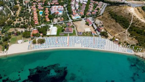 Hanedan Beach Hotel - Image 1