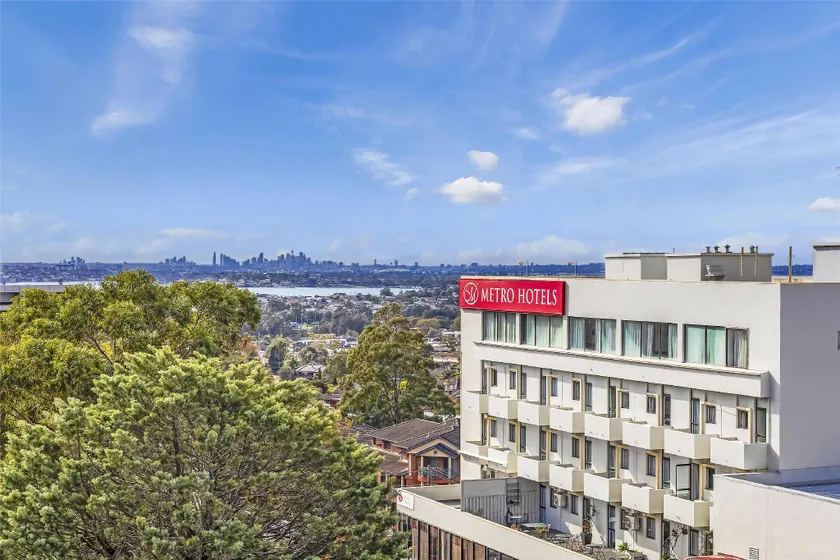 Metro Hotel Miranda - Image 1