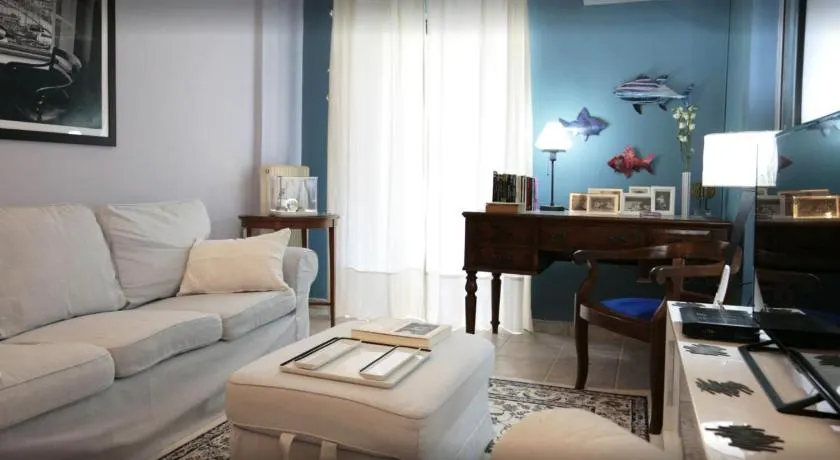 Mets Area, Hip, Tasteful & Ultra Convenient Studio for 2 - Image 1