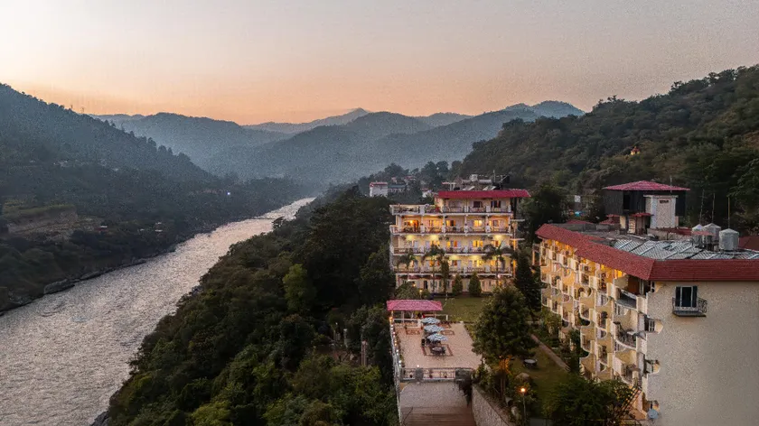 juSTa Riverside Resort Srinagar - Image 1