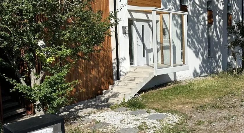 Small Comfortable home - Image 1