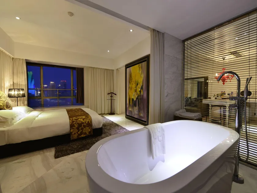 Kingtown Hotel Hongqiao Shanghai - Image 1