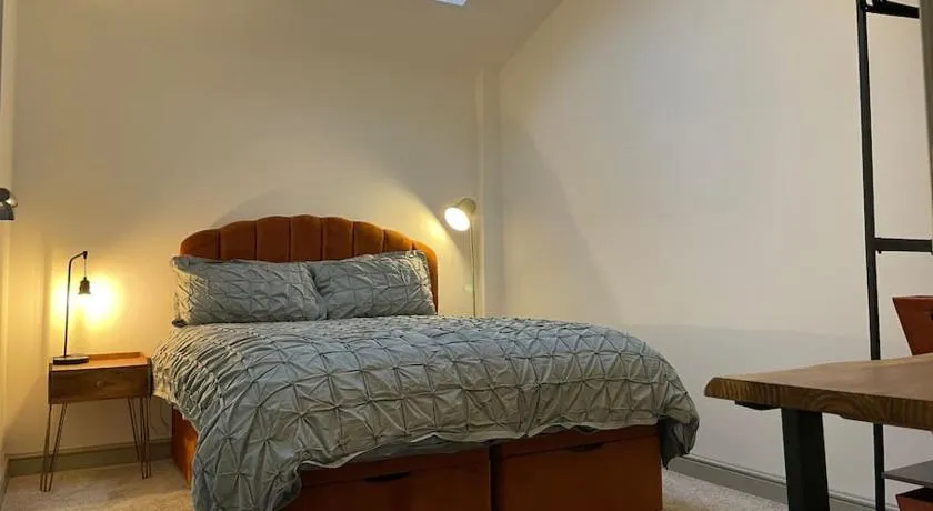 Smithy Bungalow, free private parking included, Buxton - Image 1