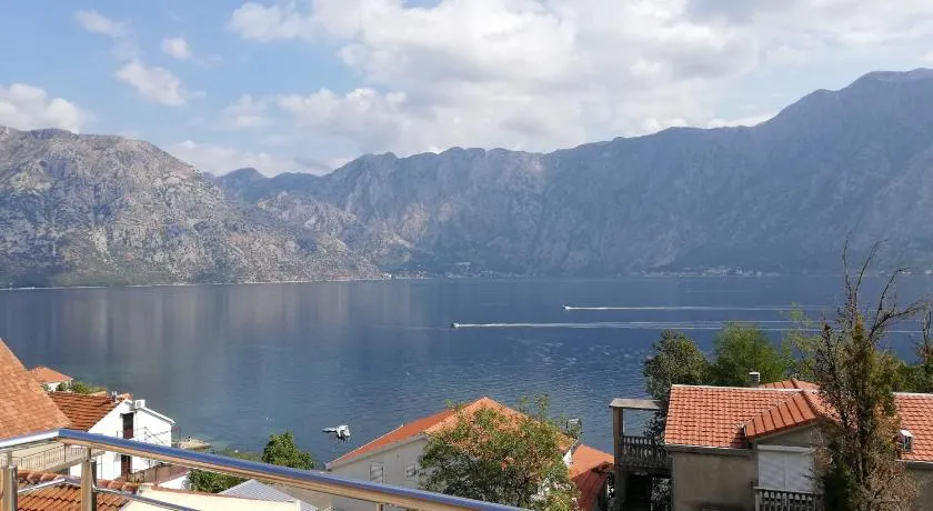Ruža Apartments Sea View - Image 1