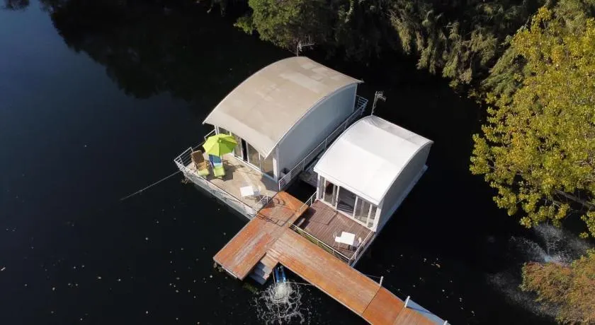 Floating House Embé Experience - Image 1