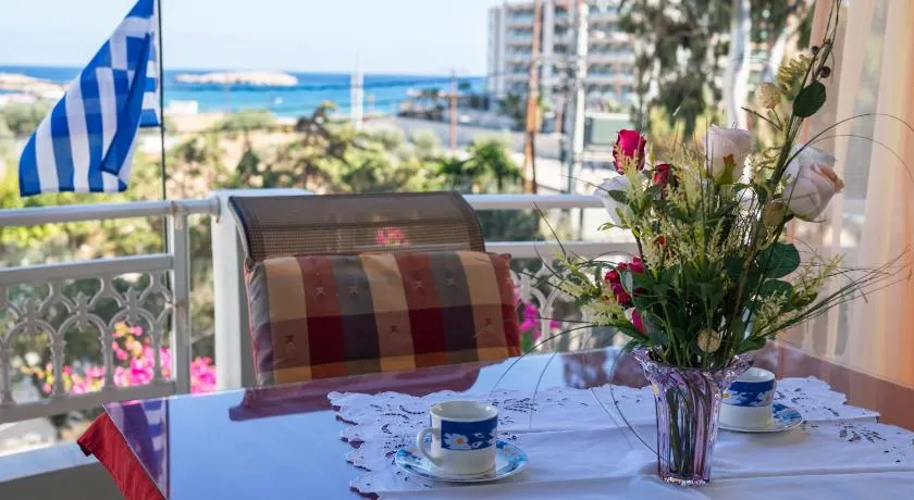 Spacious 2BR Apartment with Balconies - Image 1