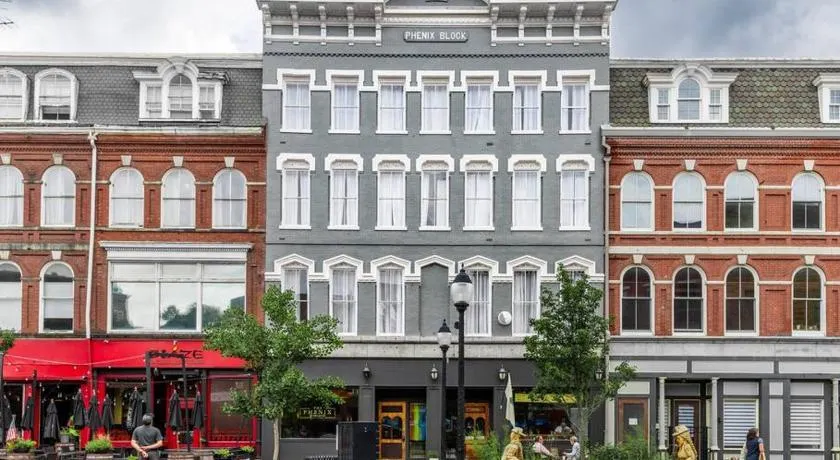 West Market Square, Coffee Shop, Fast Wifi, Downtown Room # 103 - Image 1