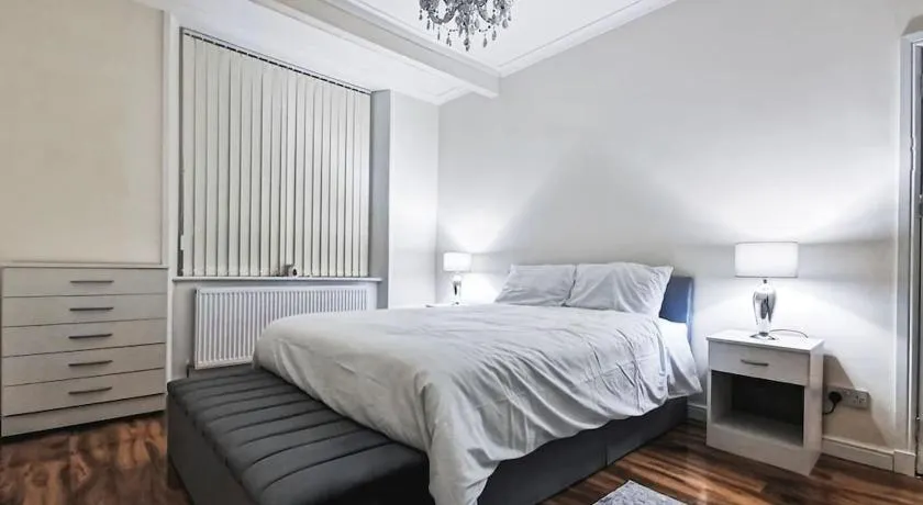 Glasgow Southside: Cosy 2 Bedroom Apartment - Image 1