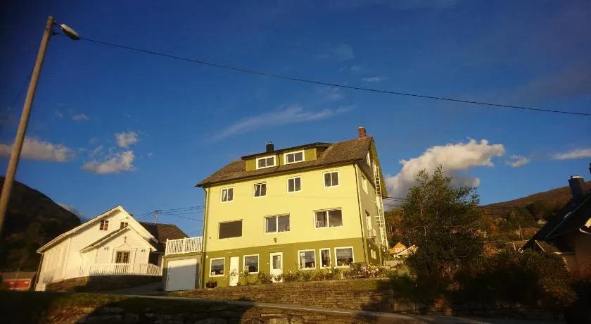 Hardanger Rom & Harmonium "The Green B&B" - Image 1