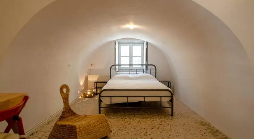Skounas Home - Image 1