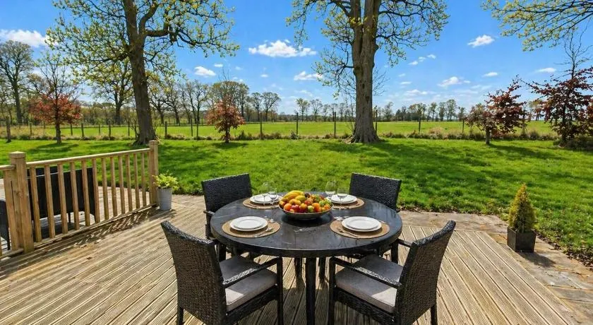 Studio Guesthouse Apartment - 4 mins from airport - Image 1
