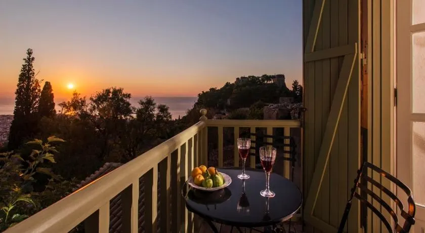 Kyparissia Old Town Lodge with amazing sea view - Image 1