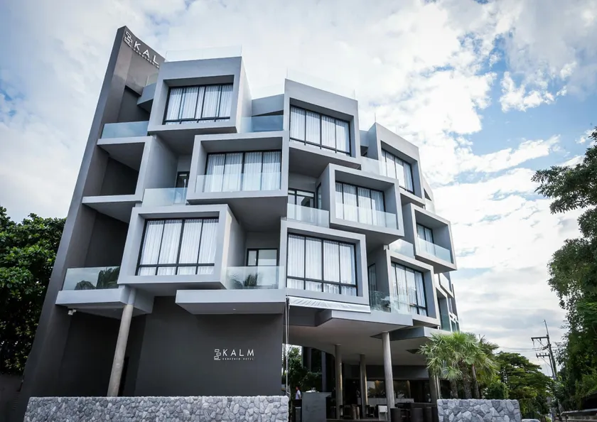 Kalm Bangsaen Hotel - Image 1