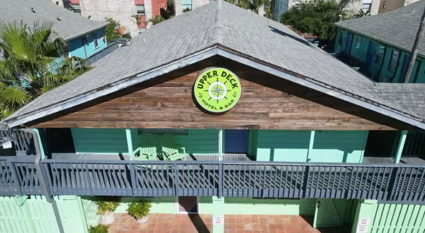Upper Deck Hotel and Bar - Adults Only - Image 1
