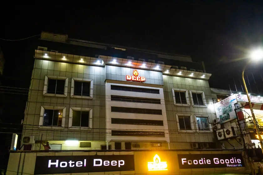 THE DEEP HOTEL - Image 1