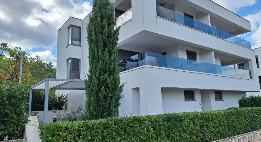 Apartment White - Image 1