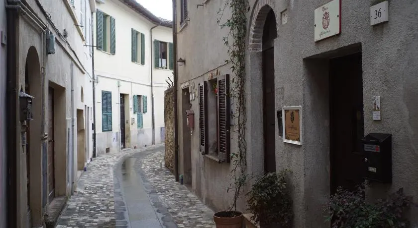 Affittacamere Fulginiae - Image 1
