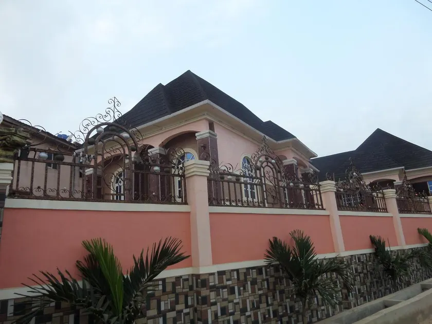De Zone Hotel LTD - Image 1