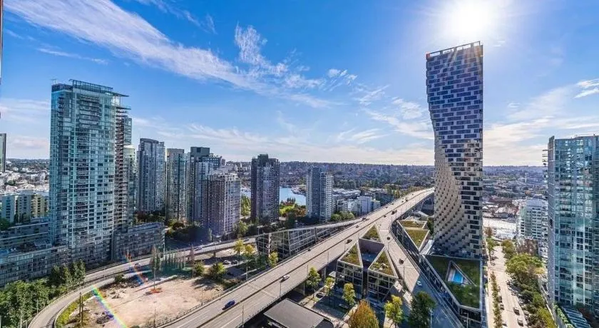 one minute to english bay beach brand new high rise with swimming pool - Image 1