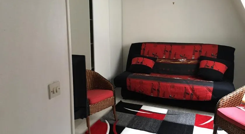Cosy Holidays Room - Image 1
