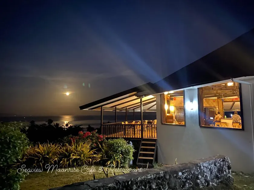 Seaview Moonrise Café - Image 1