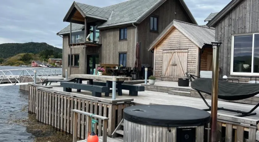 Amundøya Boathouse - Image 1