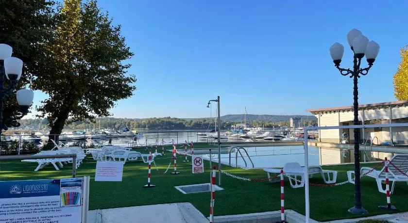 Happy Camp Mobile Homes in Lido di Sesto Camping Boats&Restaurant - Image 1