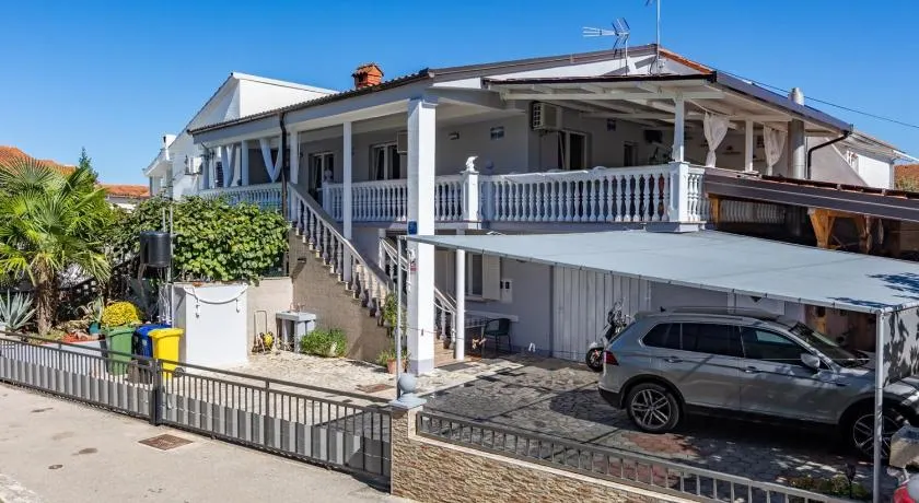 Apartment Kreslin - Image 1