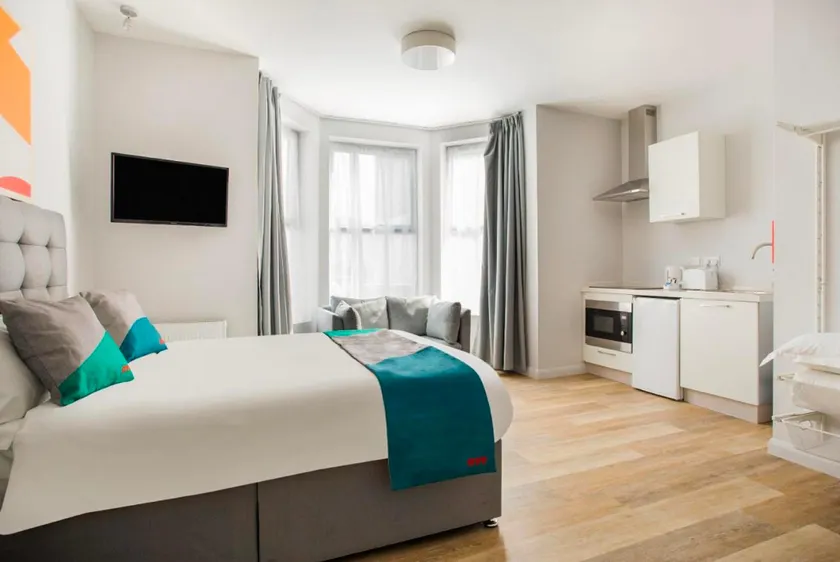 OYO Studiotel Great Yarmouth - Modern Hotel Apartments - Image 1