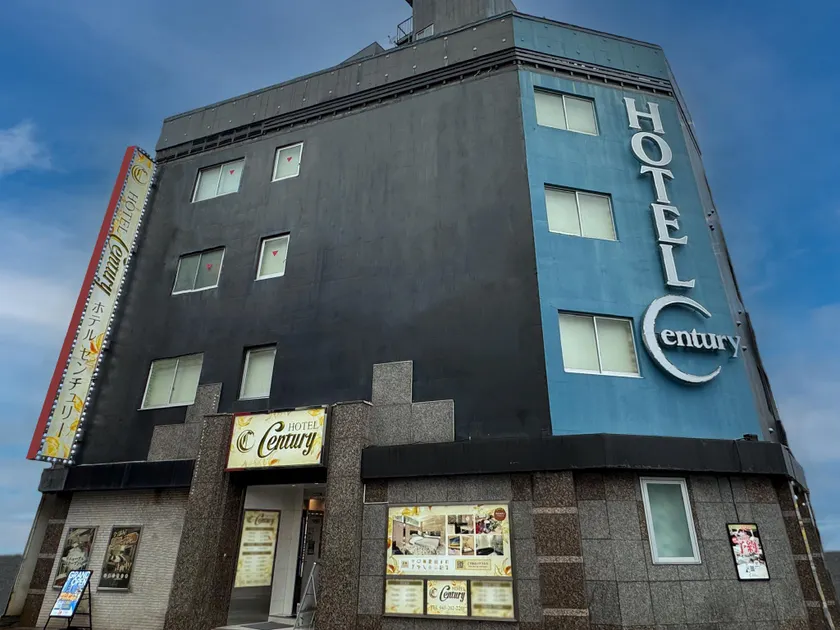 Hotel Century - Image 1
