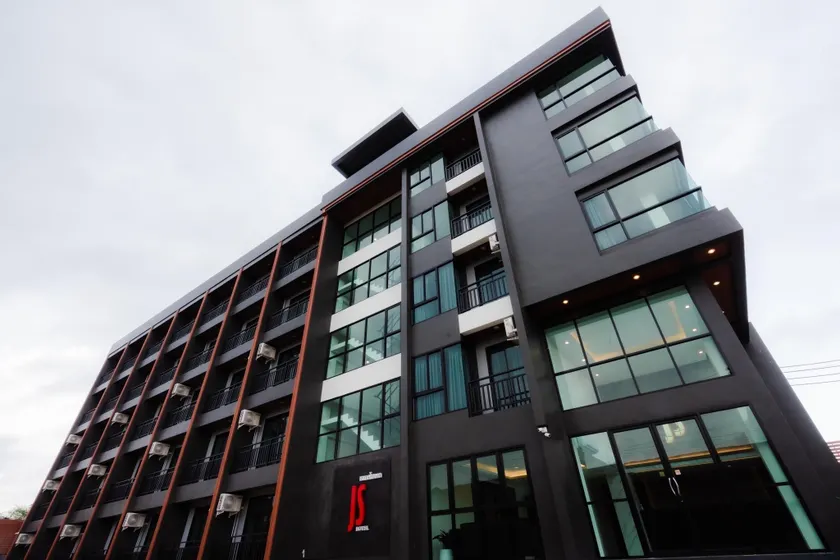 JS HOTEL - Image 1
