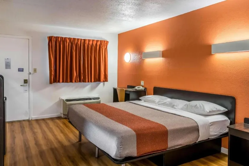 Motel 6-Glassboro, NJ - Rowan University - Image 1