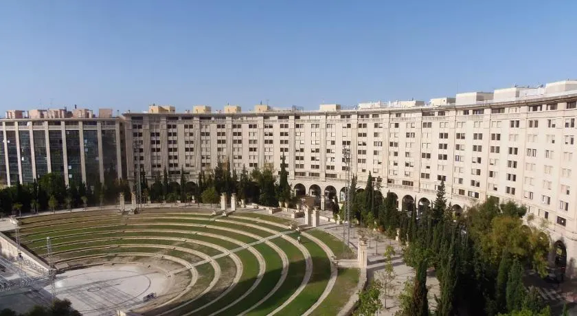 Apartamentos Anfiteatro - Image 1