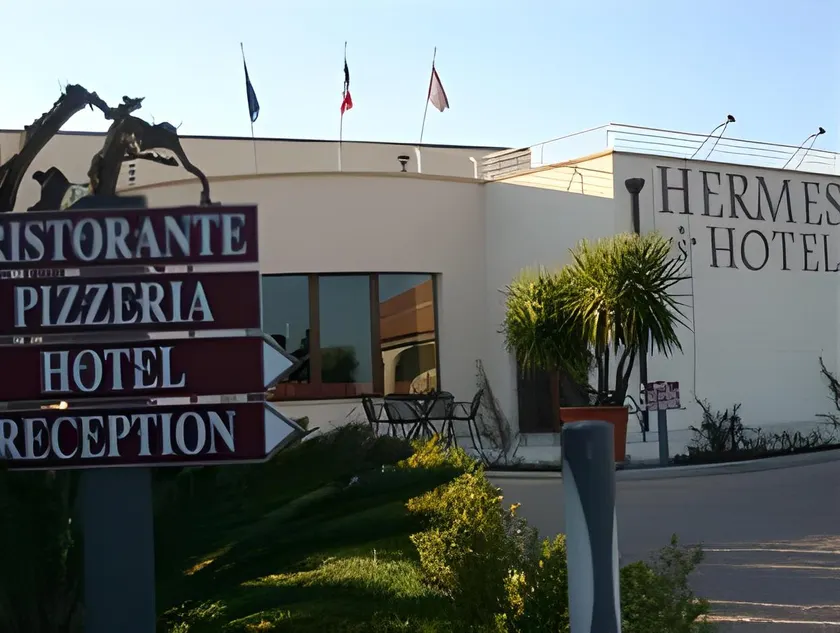 Hermes Hotel - Image 1