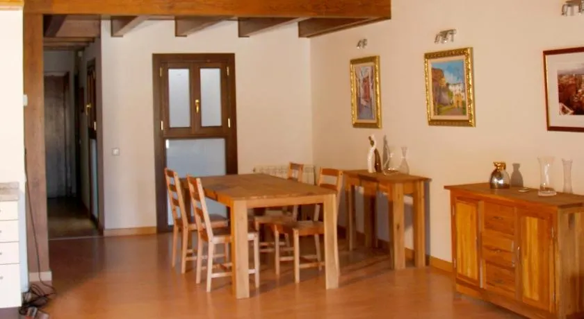Apartamentos Angelus Plaza Mayor de Graus - Image 1